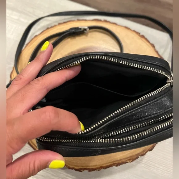 Tory Burch Mini Crossbody - Picture 4 of 9